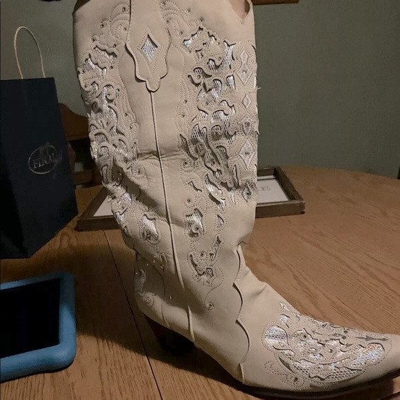 Women’s rhinestone wedding cowboy boots - Picture 5 of 5